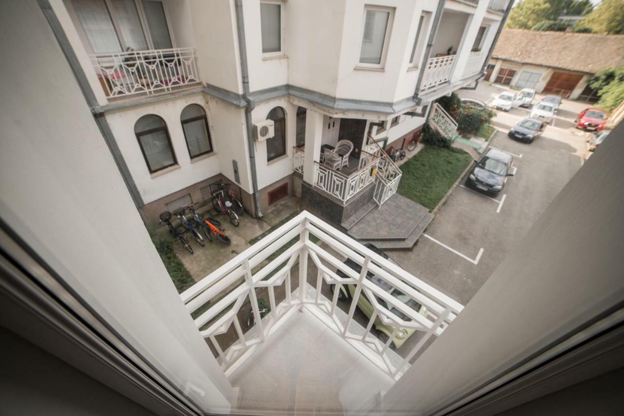 Royal Apartment Backa Palanka Exterior photo